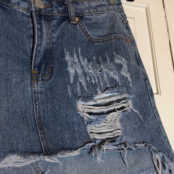 Signature Eight Denim distressed Mini Skirt SZ M - Picture 3 of 7